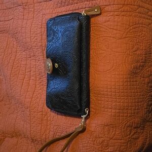 Stone mountain wrislet with phone pocket